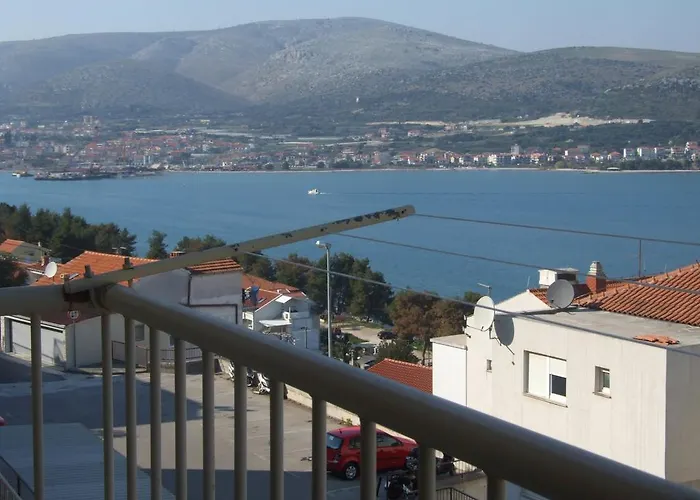 Antonia * Τρογκίρ